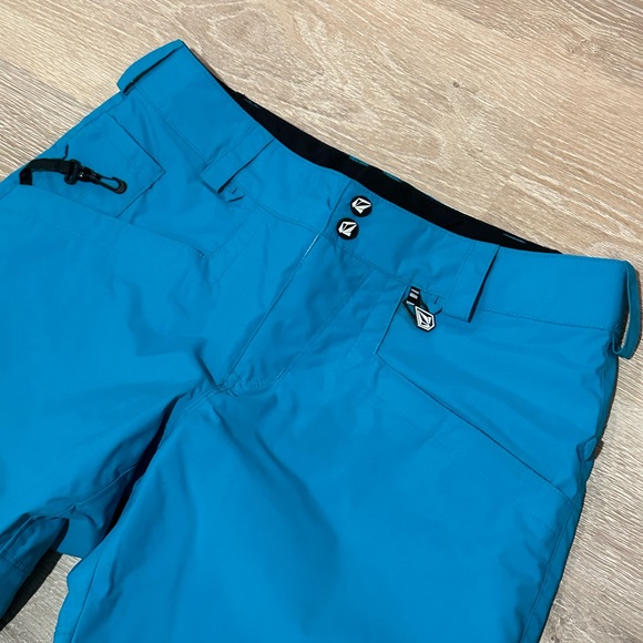 Women’s Volcom Snowpant - Picture 2 of 5